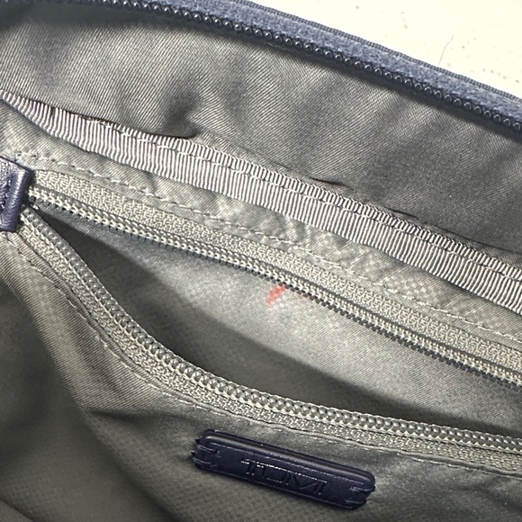 Tumi Voyageur Luanda Flight Bag Crossbody Adjustable Strap Nylon Purse Navy Blue - Picture 10 of 11